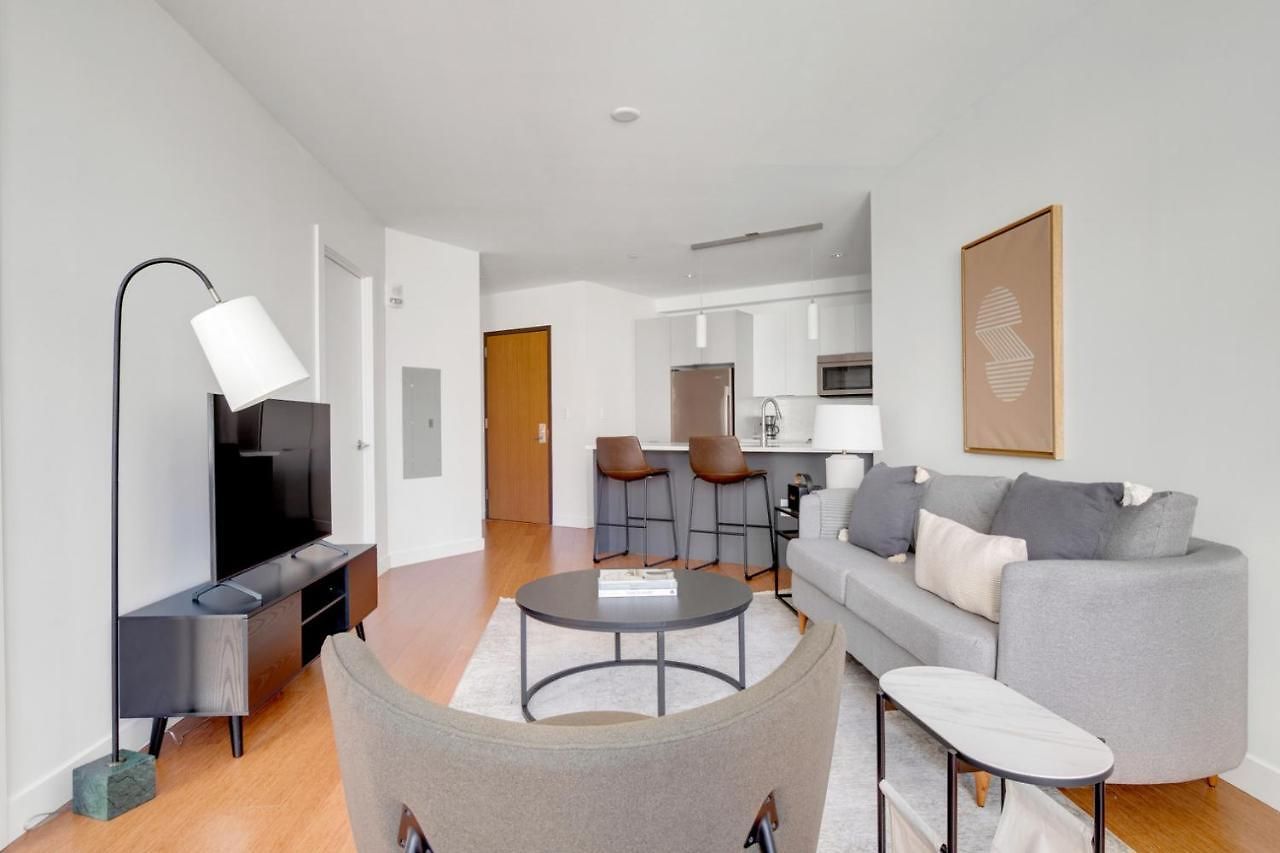 Downtown 1br W Gym Wd Nr S Station Bos-621