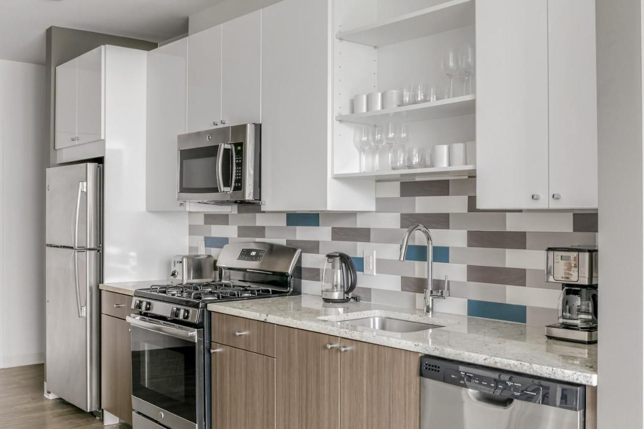 E Cambridge 2br W Gym Wd Nr Lechmere T Bos-635 *