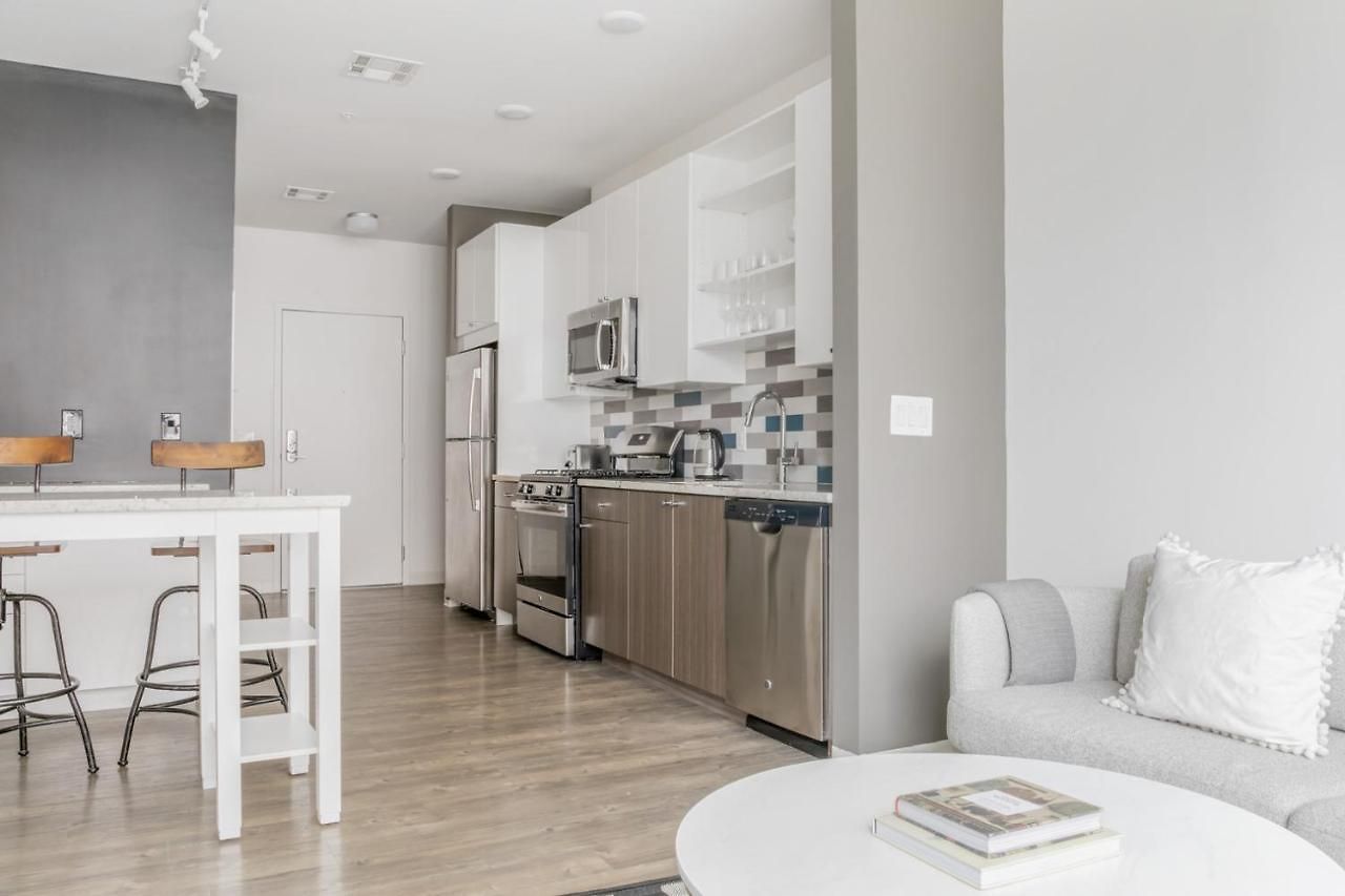 E Cambridge 2br W Gym Wd Nr Lechmere T Bos-635 Apartment