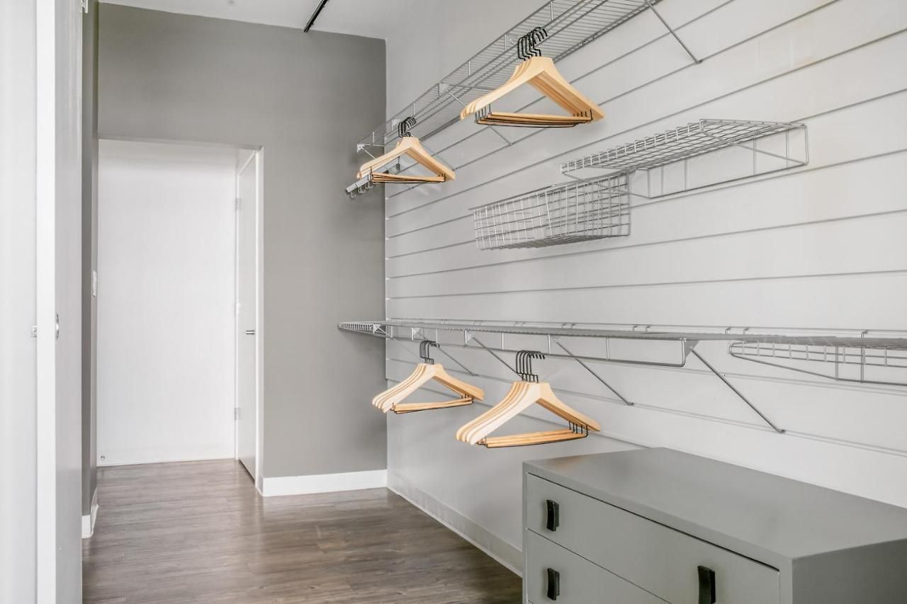 Apartment E Cambridge 2br W Gym Wd Nr Lechmere T Bos-635