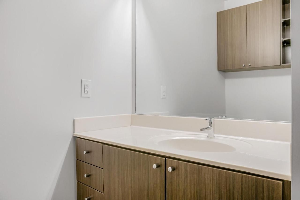 E Cambridge 2br W Gym Wd Nr Lechmere T Bos-635 *
