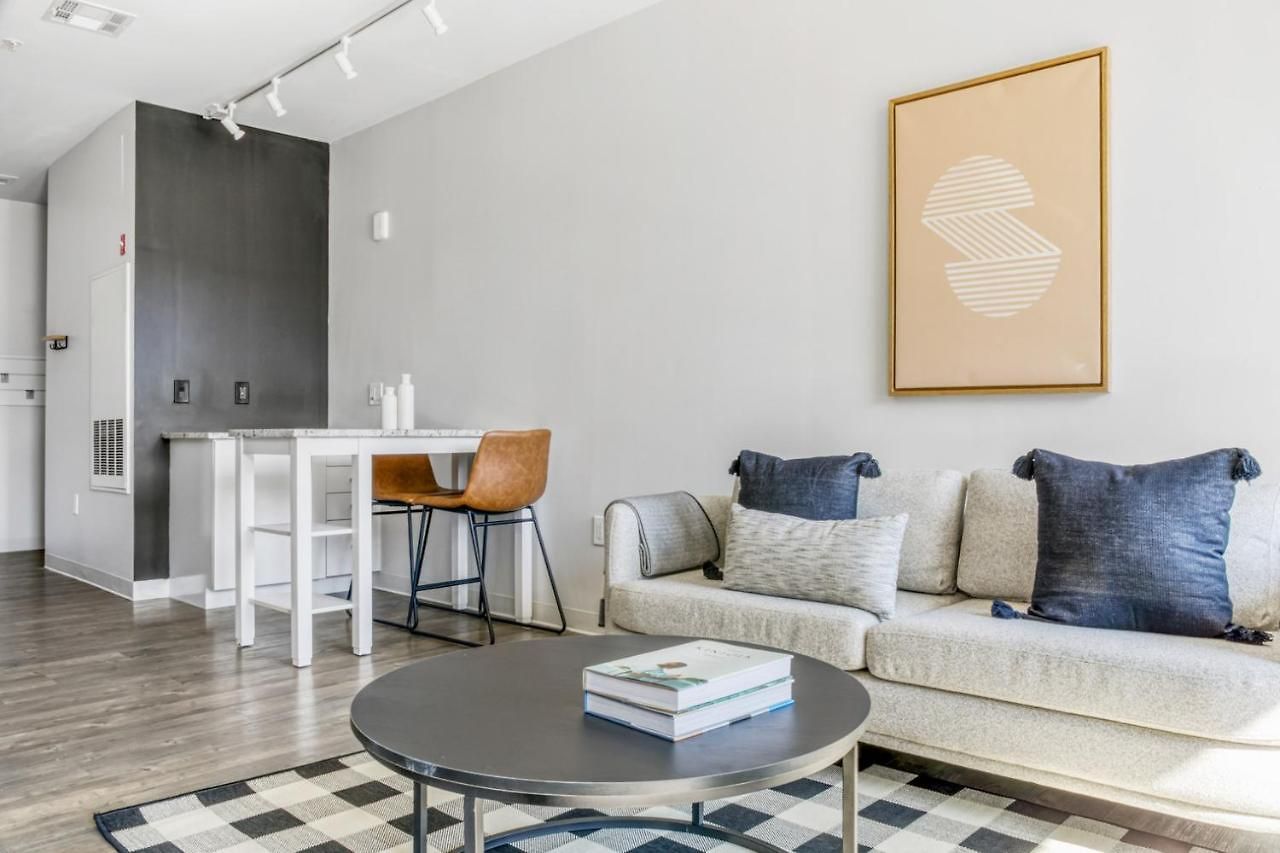 E Cambridge 2br W Gym Wd Nr Lechmere T Bos-634
