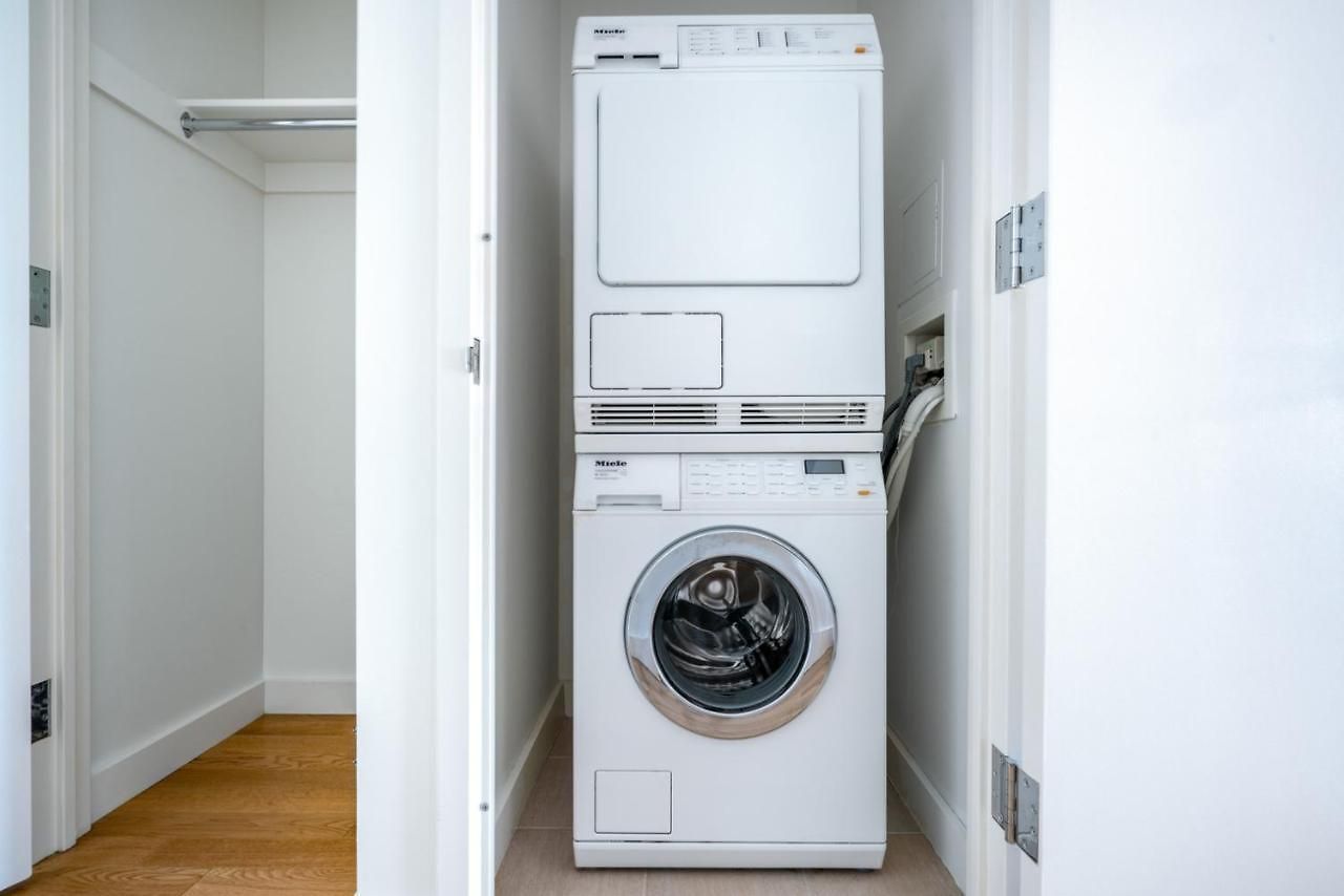 Back Bay 1br W Wd Gym Doorman Nr T Station Bos-85 Apartment