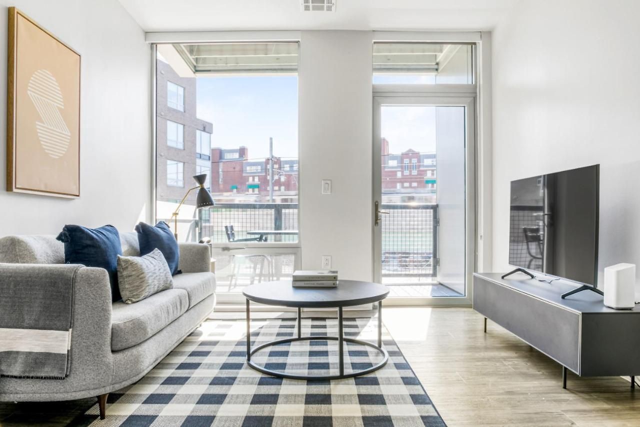 E Cambridge 2br W Gym Wd Nr Lechmere T Bos-634 * Boston