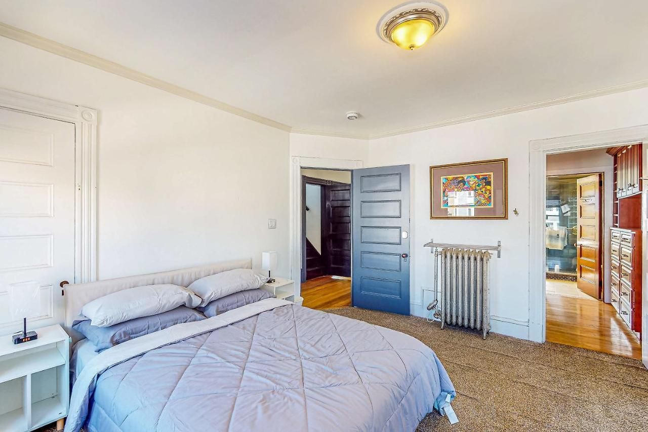 Holiday home 3Br Victorian Getaway With Loft, Near The Bay
