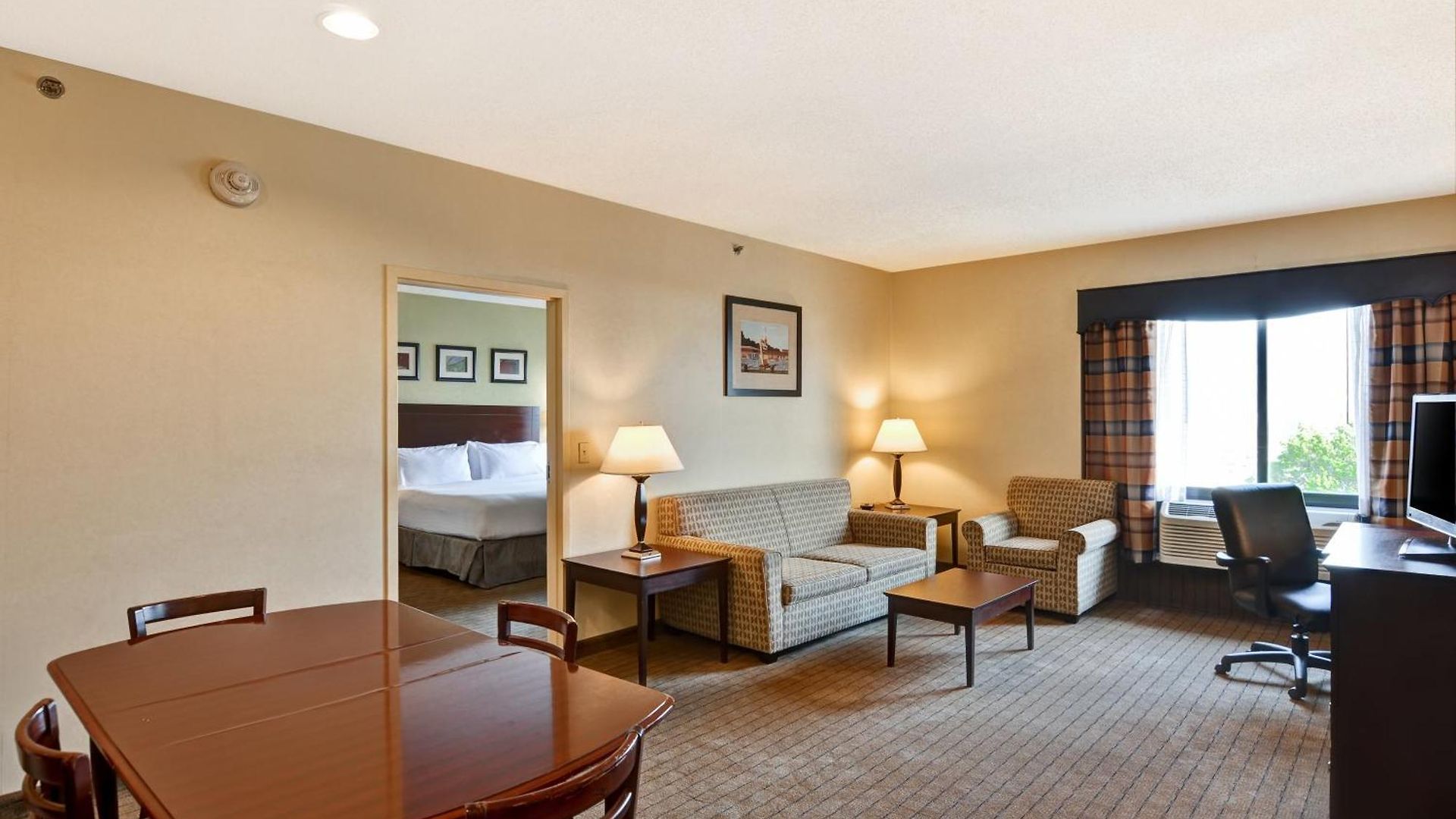 Hotel Express By Ihg Boston