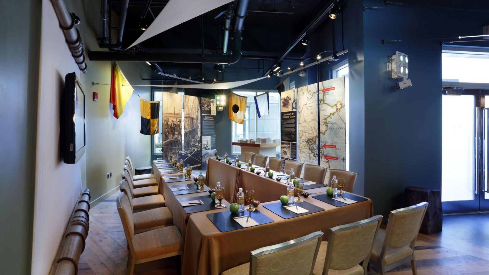 Battery Wharf Hotel, Waterfront 4*