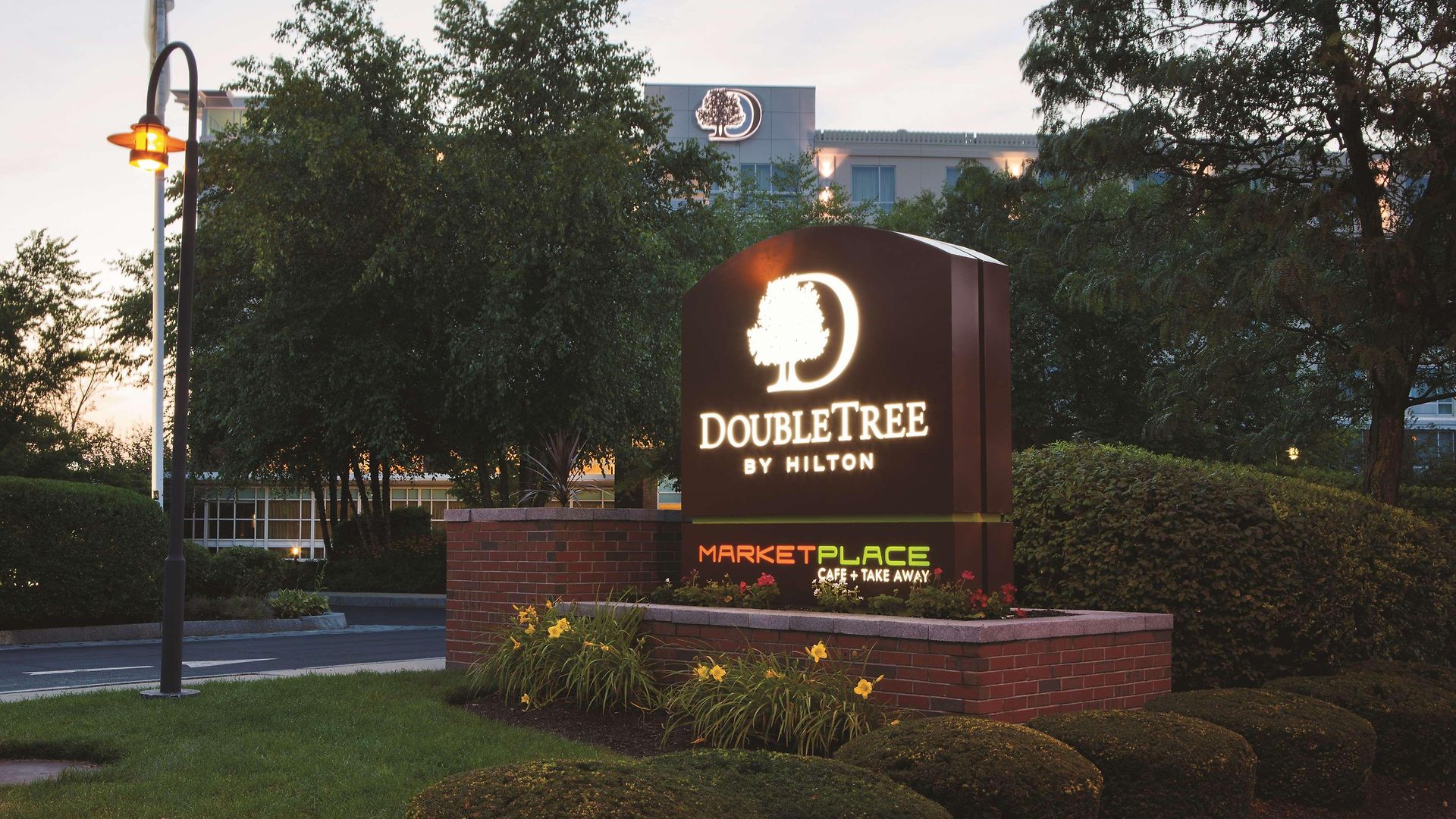 Doubletree By Hilton Bayside Hotel