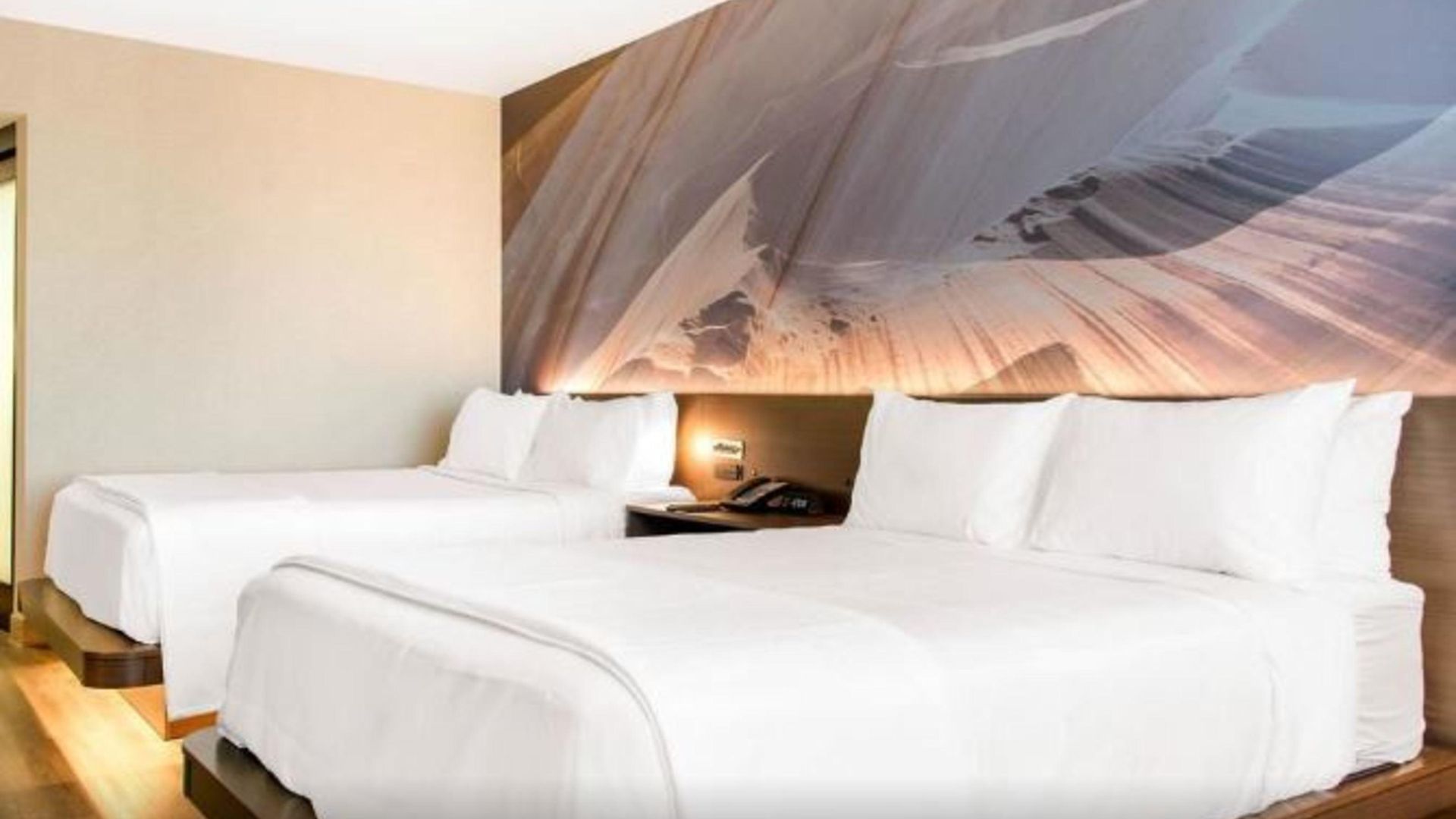 Cambria Downtown - Seaport 4*