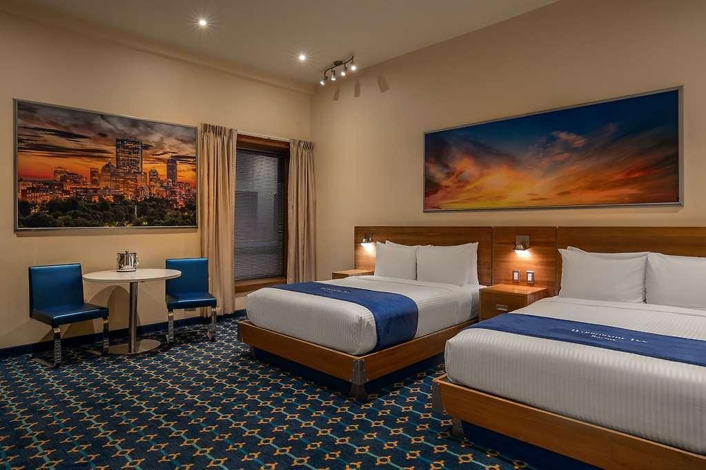 Harborside Hotel