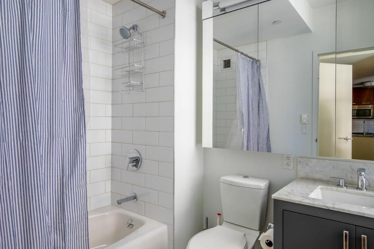 Back Bay 1br W Gym Wd Nr Dining Bos-883