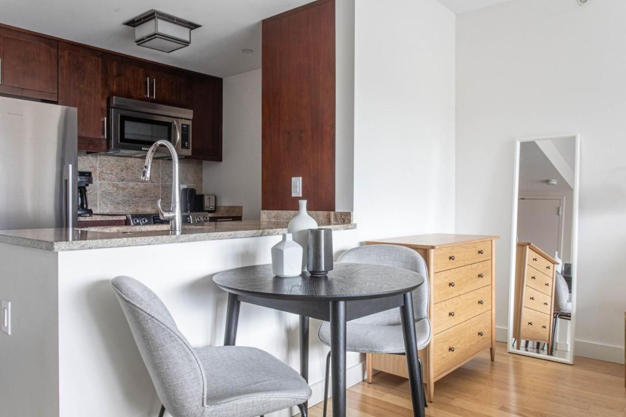 Back Bay W Gym Nr Newbury St Bos-411 Apartment