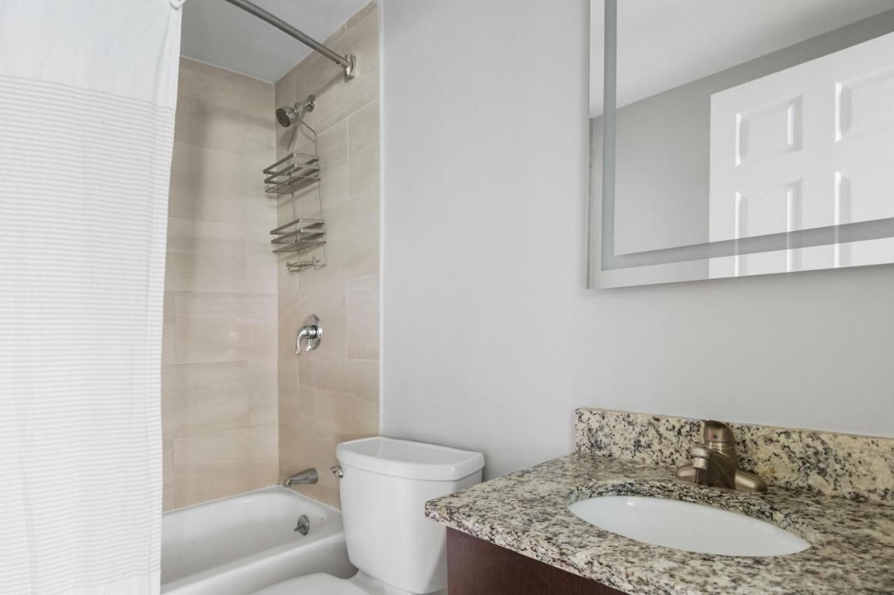 Apartment Back Bay 1br W Rooftop Gym Nr Shops Dining Bos-896