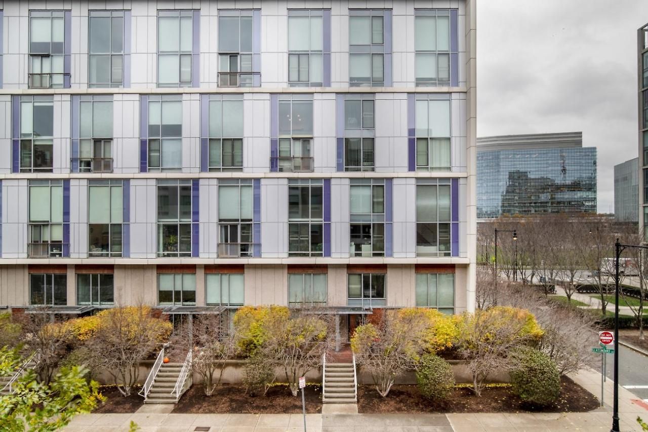 East Cambridge 1br W Gym Wd Nr Lechmere T Bos-806 Boston