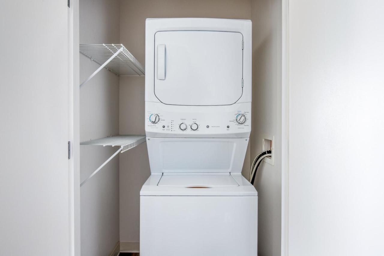 East Cambridge 1br W Gym Wd Nr Lechmere T Bos-806 Boston