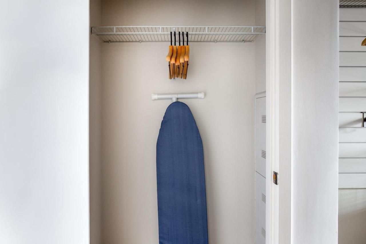 East Cambridge 1br W Gym Wd Nr Lechmere T Bos-806
