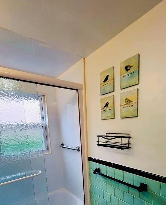 Unique & Peaceful Home, Ideal For 2026 World Cup Visitor, Free Parking * Boston