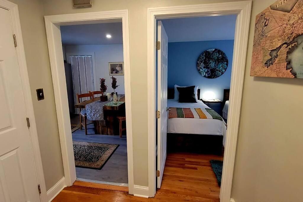 Unique & Peaceful Home, Ideal For 2026 World Cup Visitor, Free Parking Apartment *