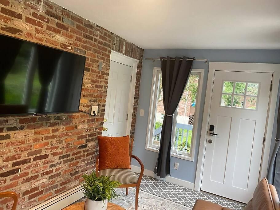 Unique & Peaceful Home, Ideal For 2026 World Cup Visitor, Free Parking Apartment