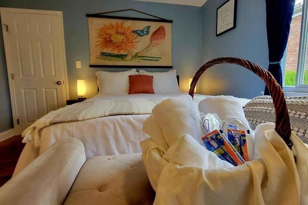 Unique & Peaceful Home, Ideal For 2026 World Cup Visitor, Free Parking Apartment