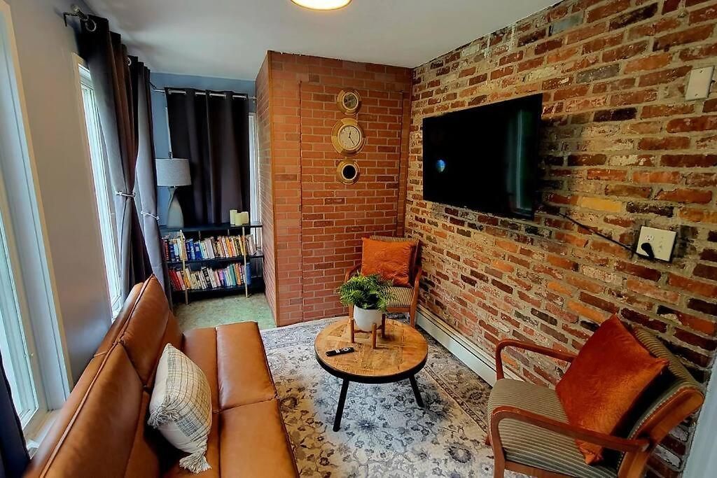 Apartment Unique & Peaceful Home, Ideal For 2026 World Cup Visitor, Free Parking *