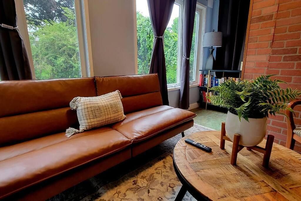 Unique & Peaceful Home, Ideal For 2026 World Cup Visitor, Free Parking Apartment *