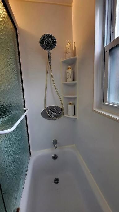Unique & Peaceful Home, Ideal For 2026 World Cup Visitor, Free Parking Apartment