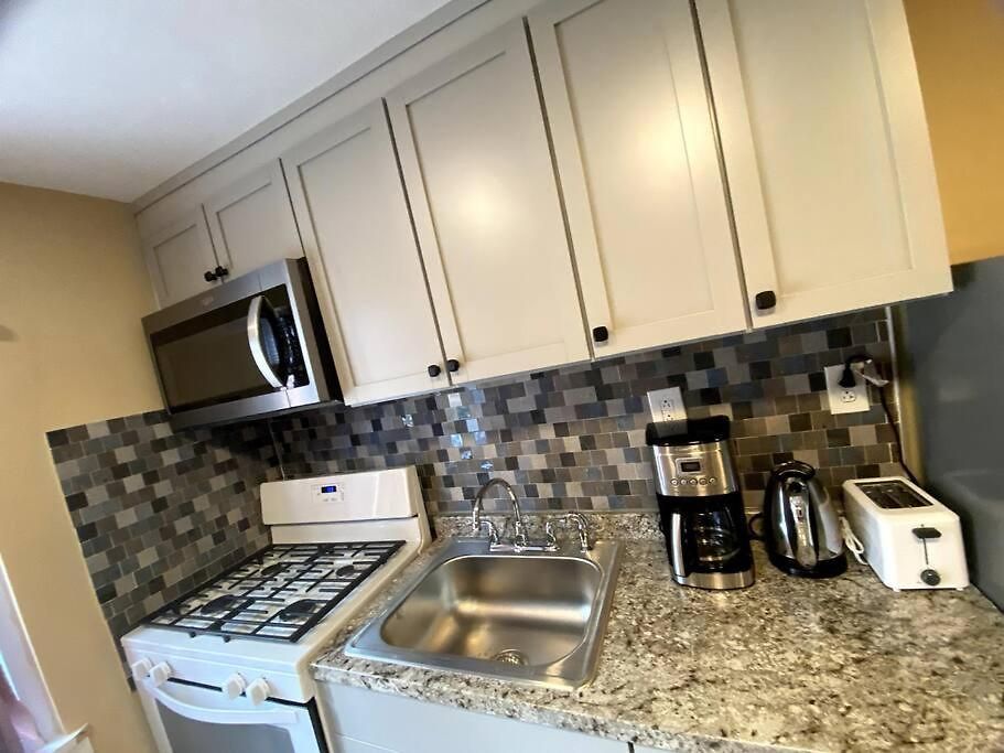 Cozy Getaway Perfect For 2026 World Cup Visit, Free Parking Apartment Boston