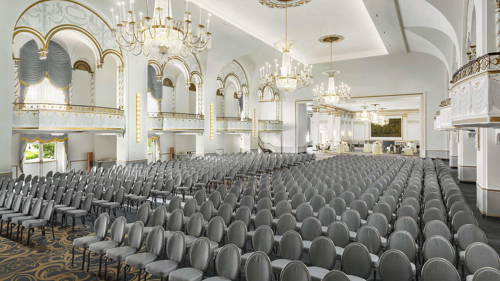 Hilton Park Plaza 4*