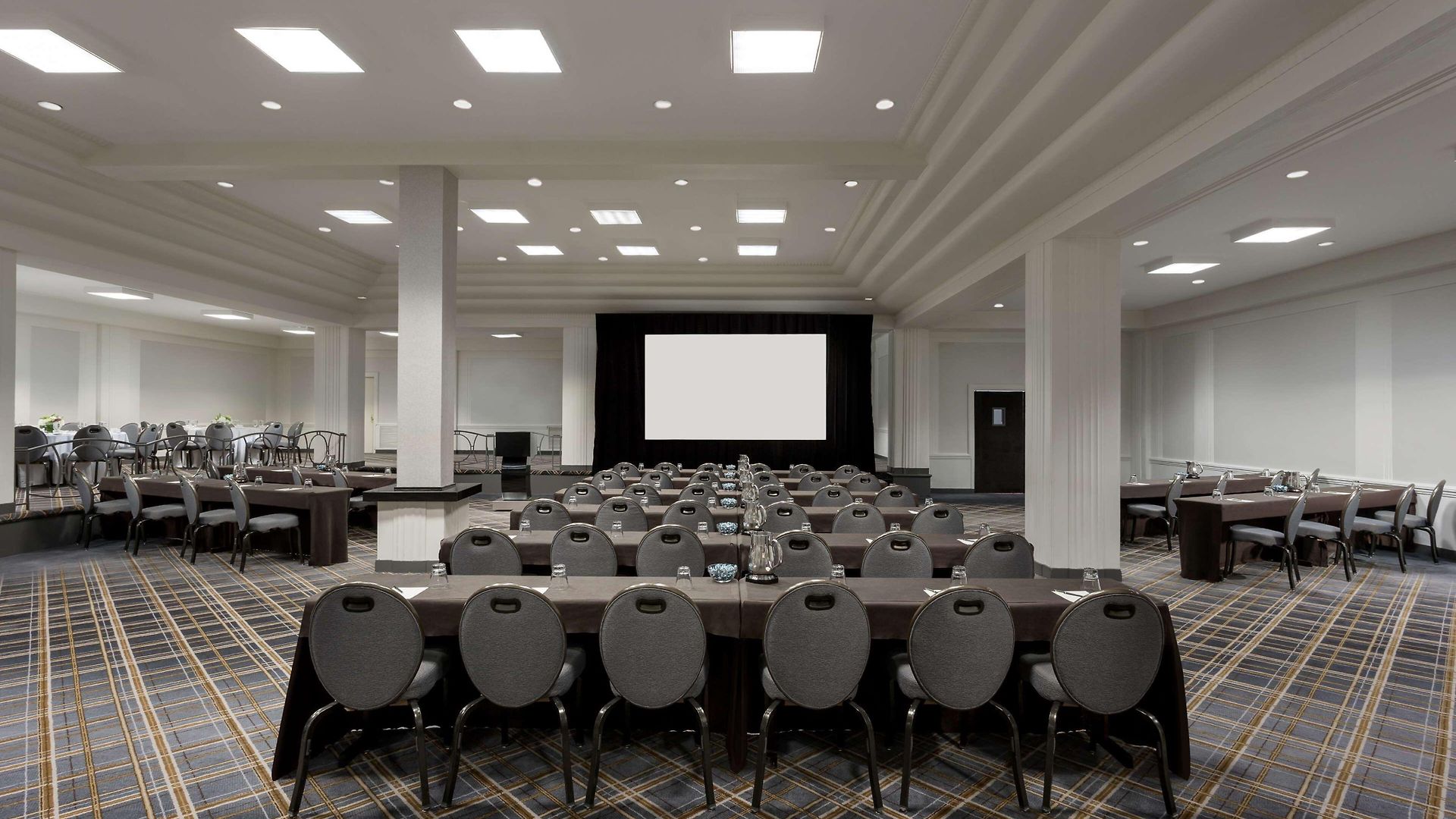 Hilton Park Plaza