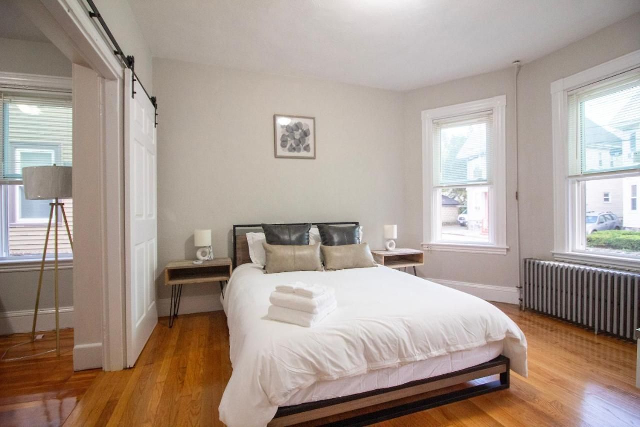 2 Bedroom Close To And Cambridge With Free Parkings Boston