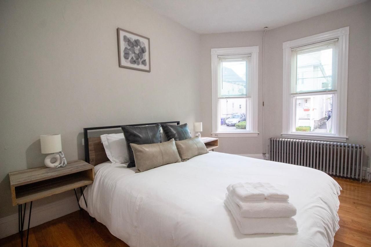 2 Bedroom Close To And Cambridge With Free Parkings