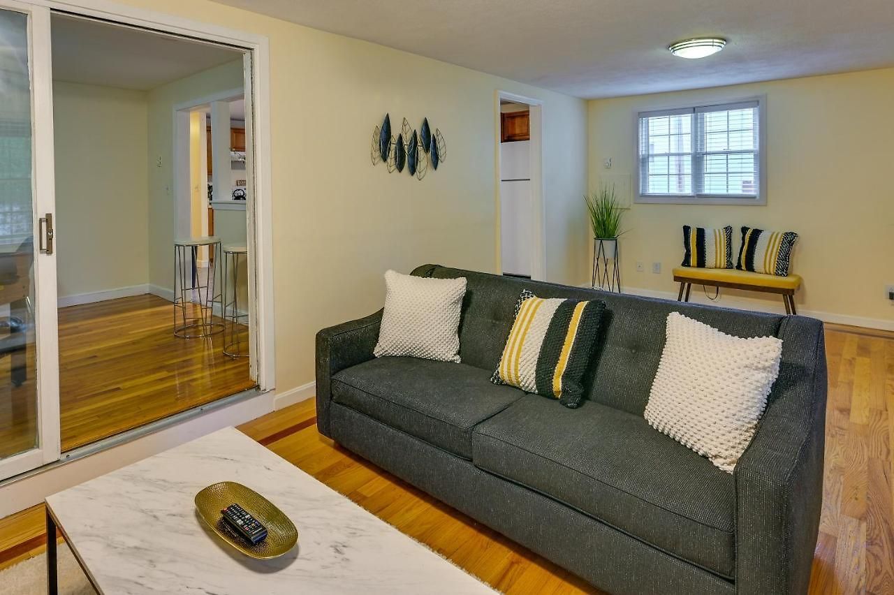 Duplex W/ Foosball Table: 11 Mi To Downtown Apartment Boston