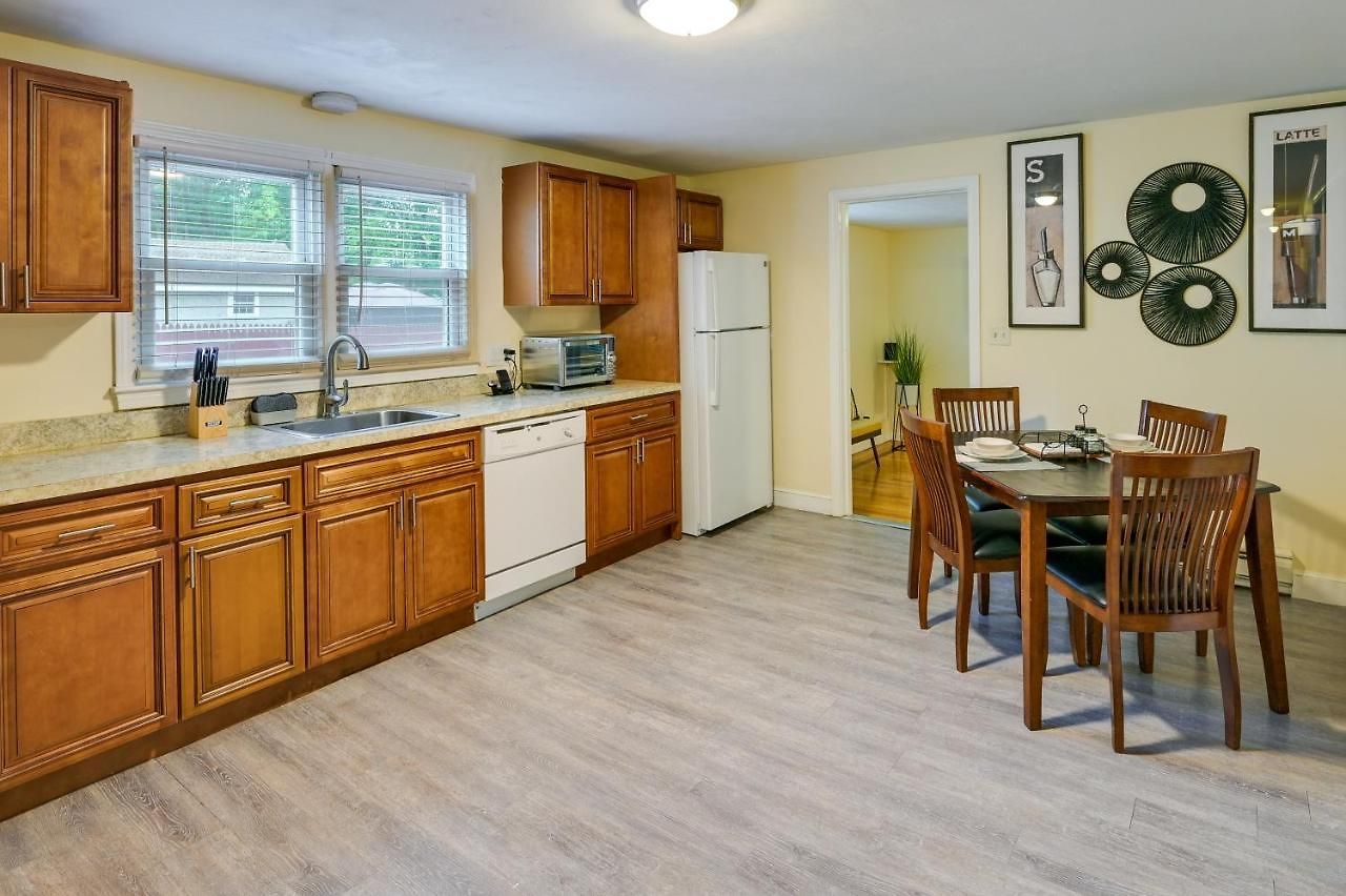 Duplex W/ Foosball Table: 11 Mi To Downtown Apartment Boston