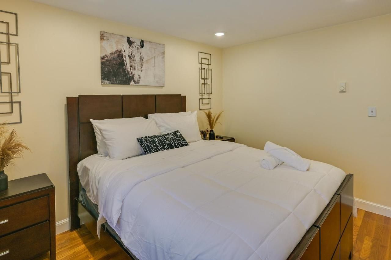 Duplex W/ Foosball Table: 11 Mi To Downtown