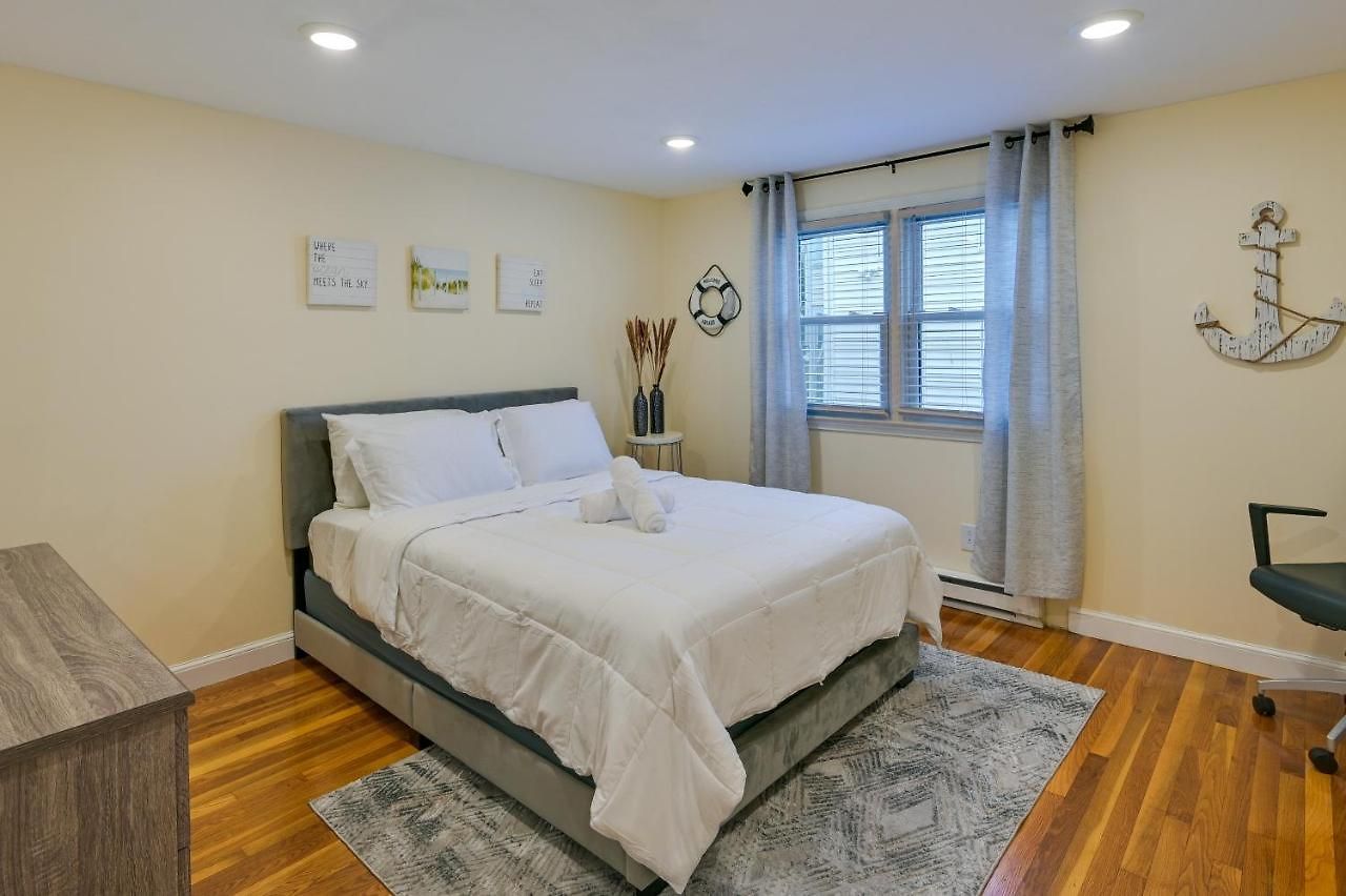 Duplex W/ Foosball Table: 11 Mi To Downtown *