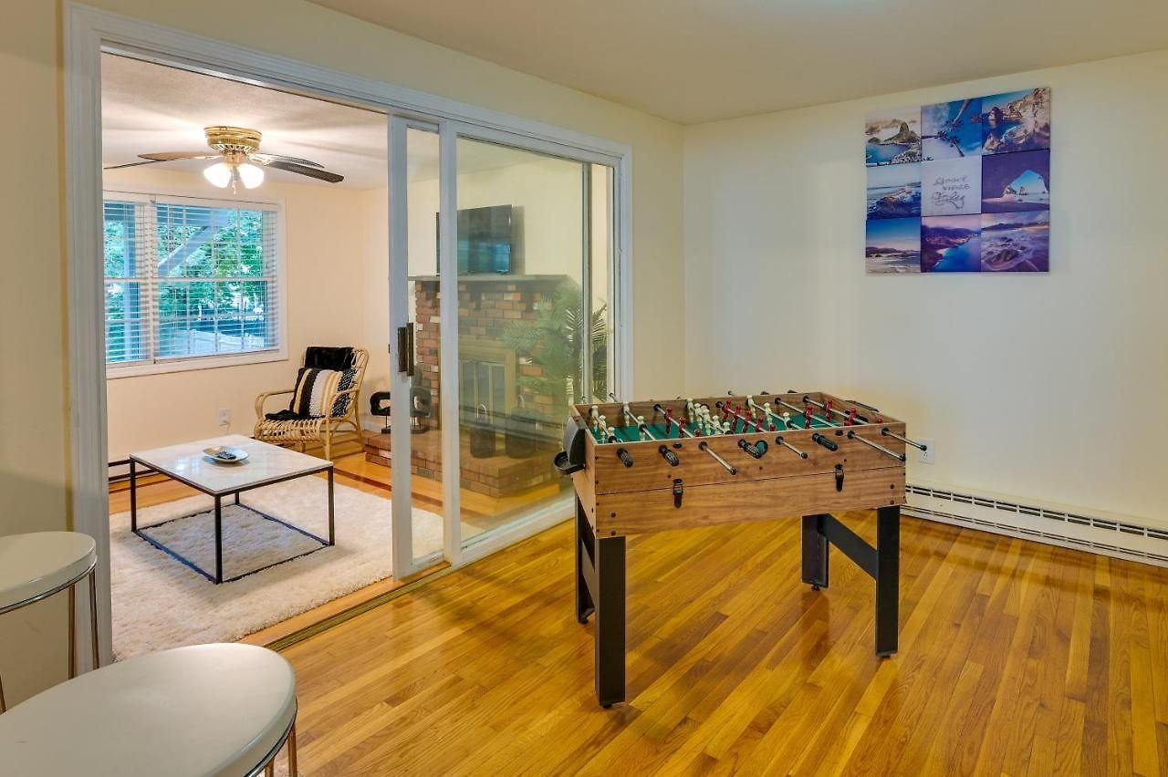 Duplex W/ Foosball Table: 11 Mi To Downtown