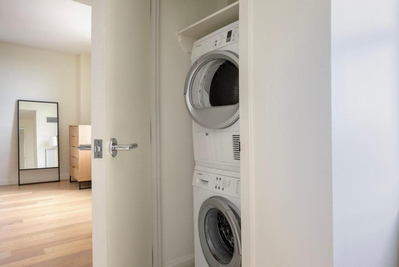Back Bay 1br W Basketball 2 Blocks To T Bos-941