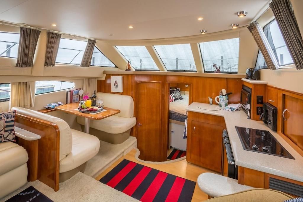 Sea Pearl Yacht Botel