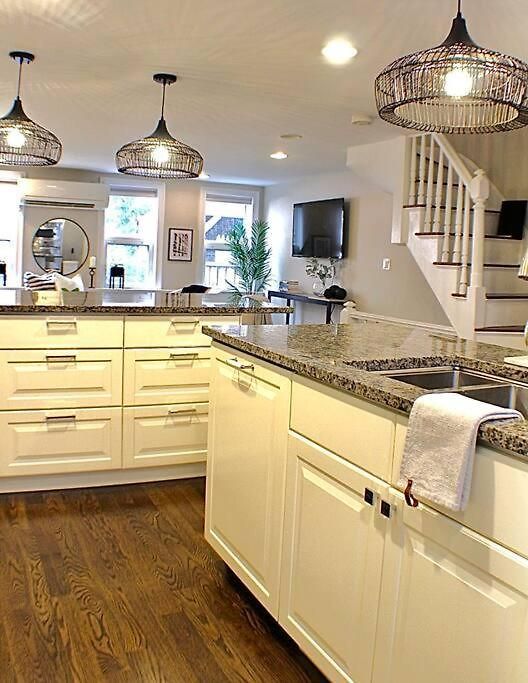 Luxury - Pet Friendly 3bd, 3ba South End *