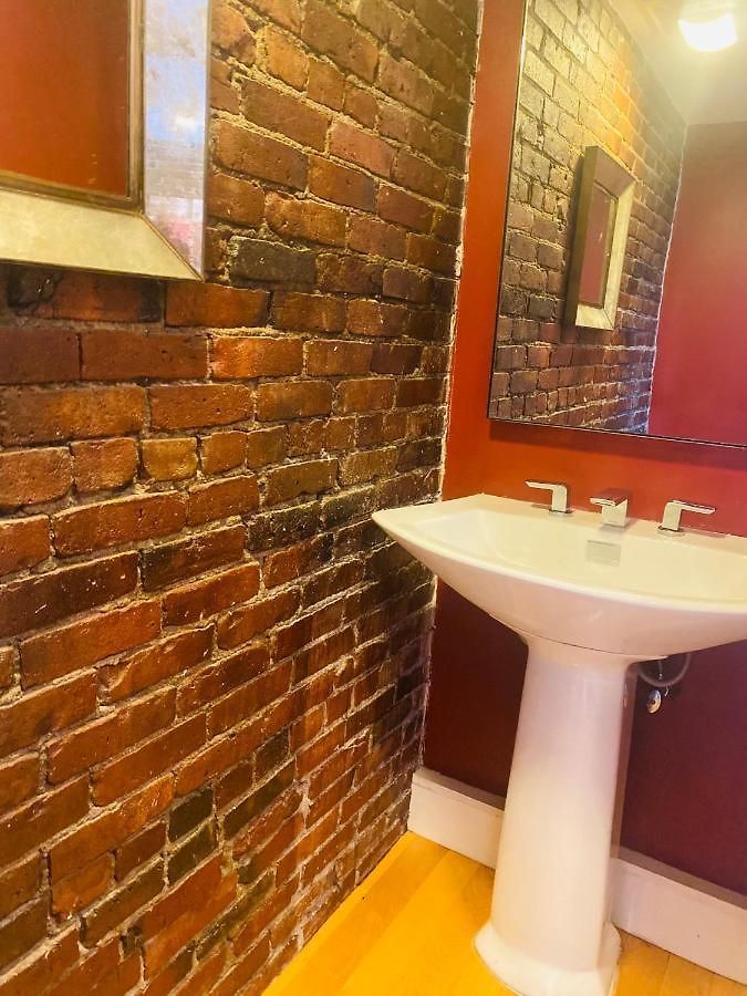 Apartment North End Harbor View Condo. Free Parking