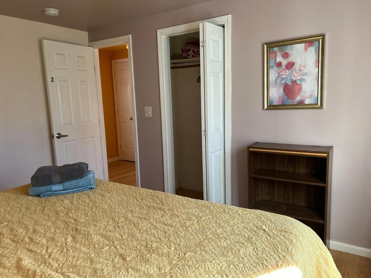 Beautiful 2-bedroom, 2-bath Townhouse Apartment