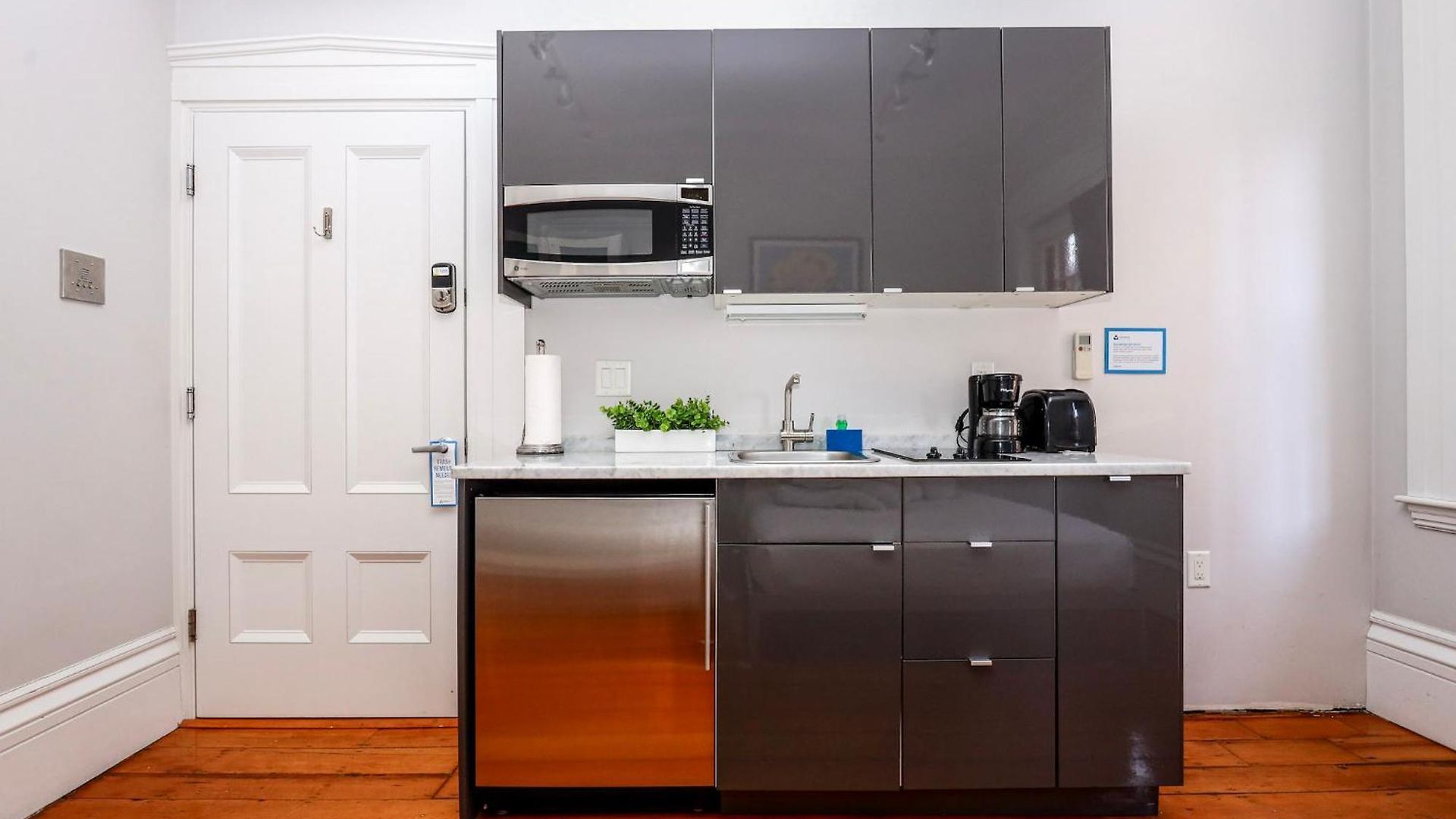 Apartment Charming & Stylish On Beacon Hill #9 *
