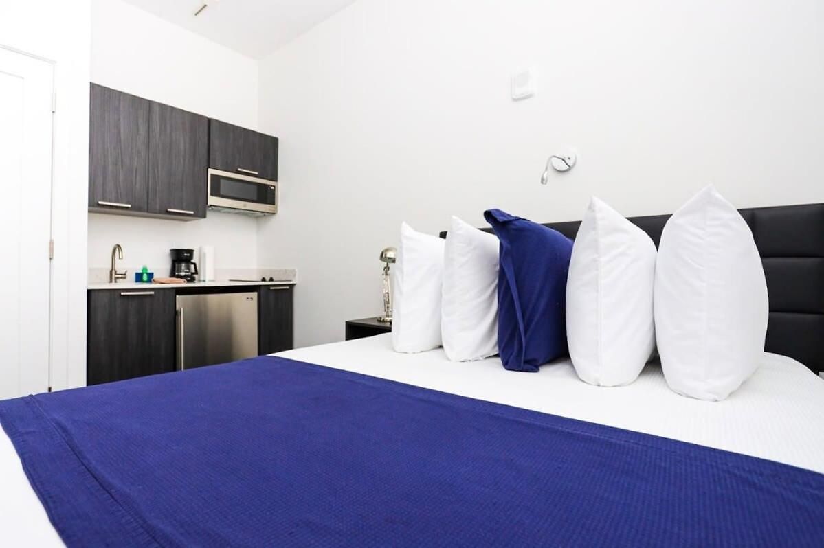 Apartment Modern In Historic - Unit #103 *