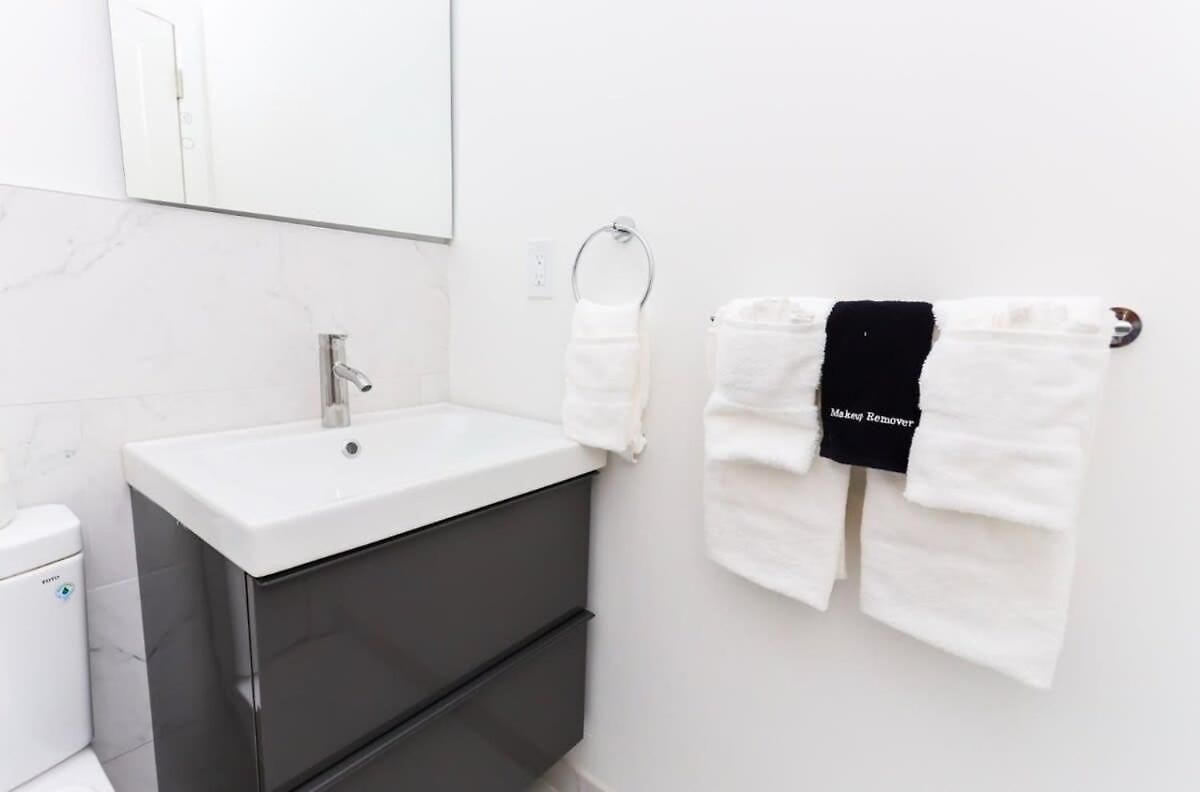 Modern In Fenway Neighborhood Apartment Boston
