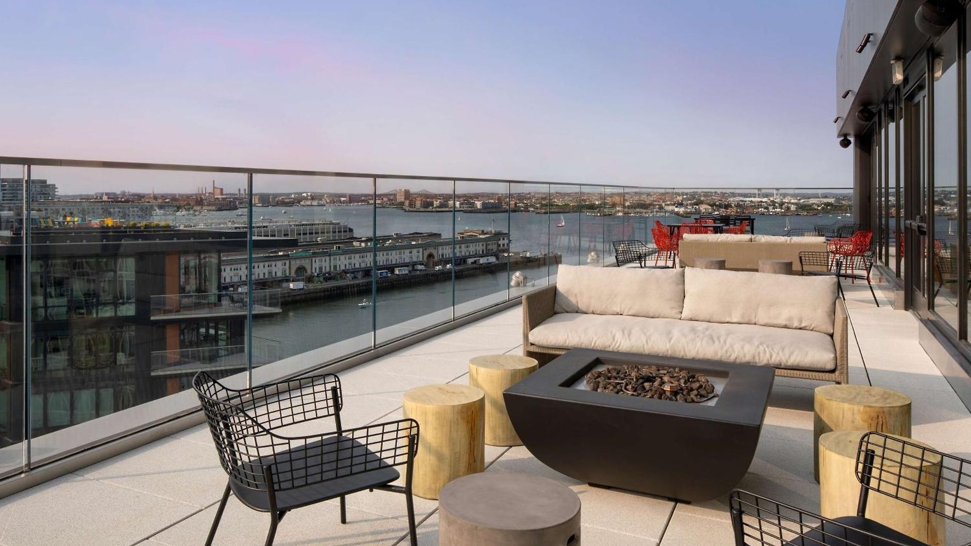 Hyatt Place Boston/seaport District 3*