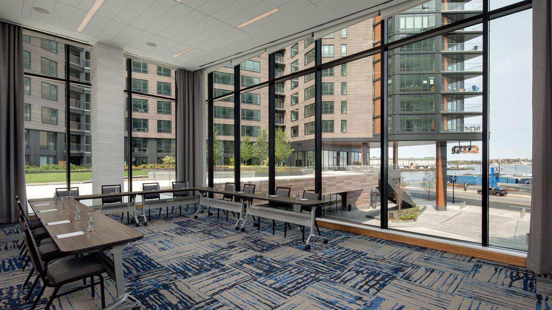 Hotel Hyatt Place Boston/seaport District 3*