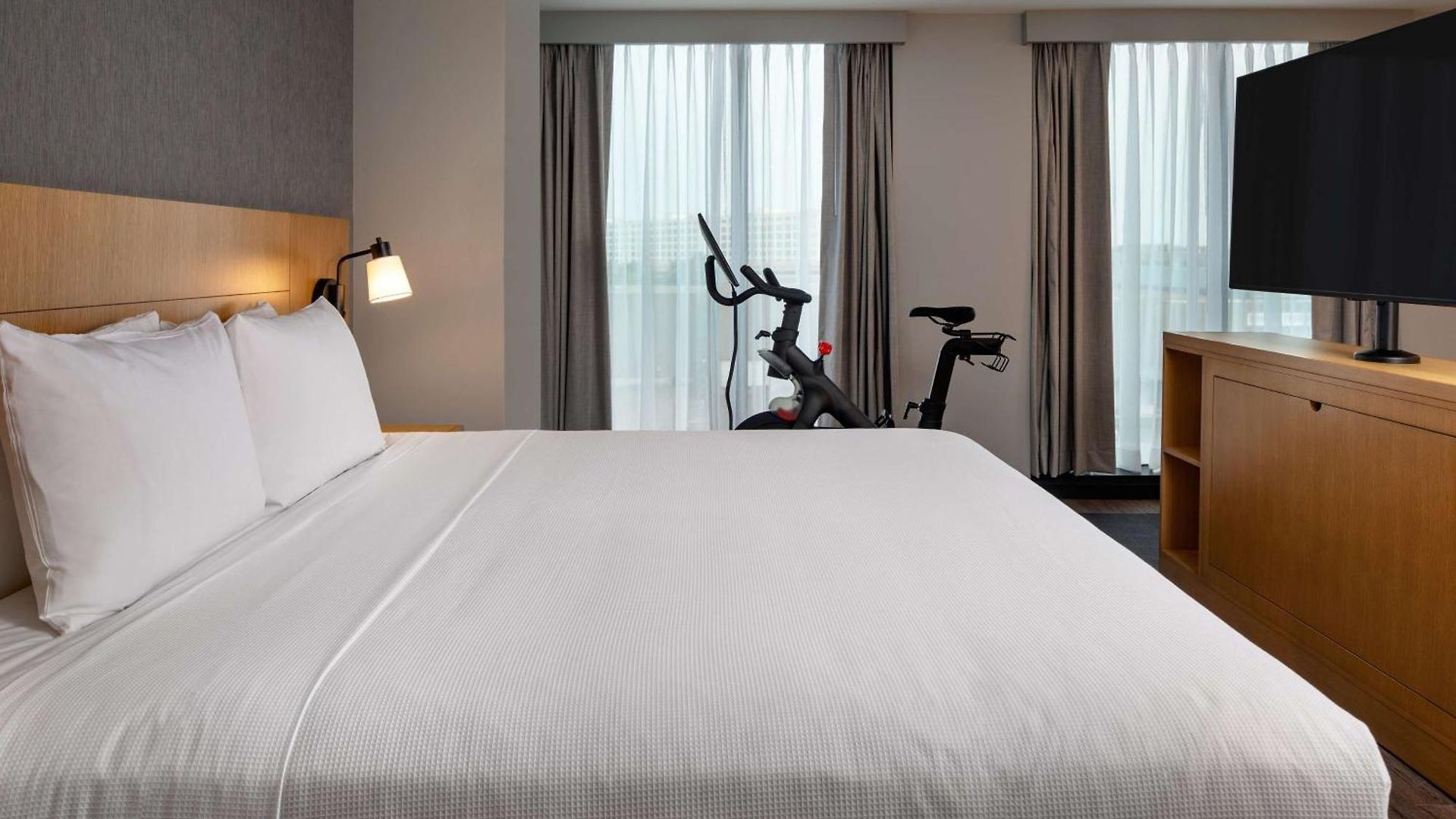 Hyatt Place Boston/seaport District 3*