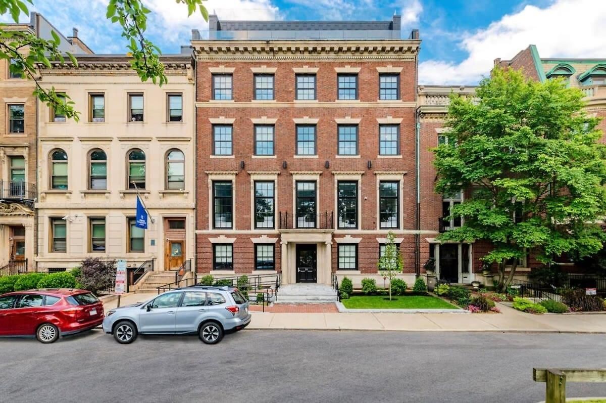 Stylish In Historic - Unit #209 Apartment