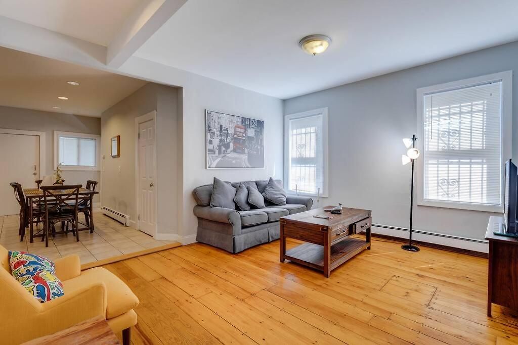 New! Near Mbta, 3mi To Fenway! Apartment